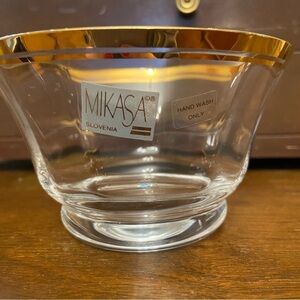 BNWOT Vintage Mikasa Jonestown gold  rimmed crystal glass bowl‎